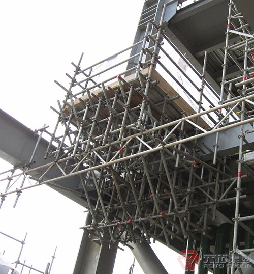 移動(dòng)腳手架需要哪些配件？